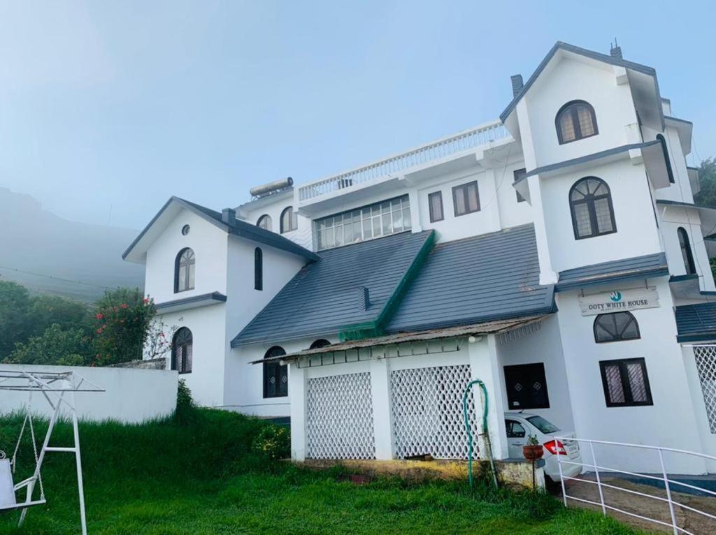 Bob Lesiure Hotel Ooty Exterior photo