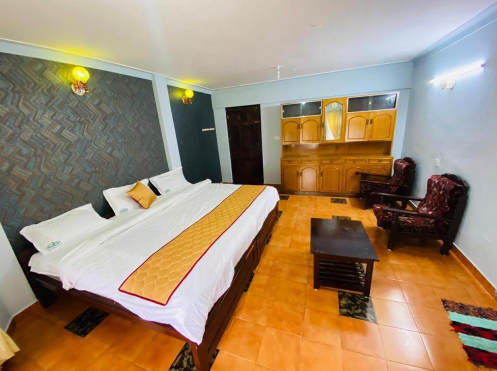 Bob Lesiure Hotel Ooty Exterior photo