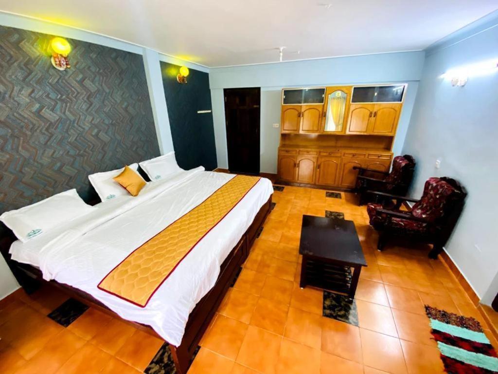 Bob Lesiure Hotel Ooty Exterior photo